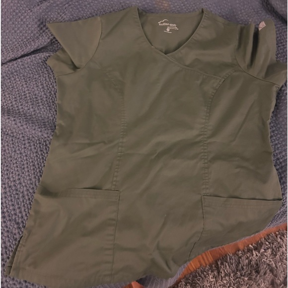 Size medium butter soft scrub top - Picture 3 of 3